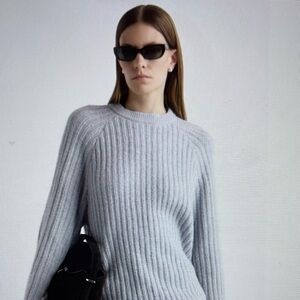 Modern Citizen Gray Ribbed Crew Neck Boyfriend Sweater
Never worn